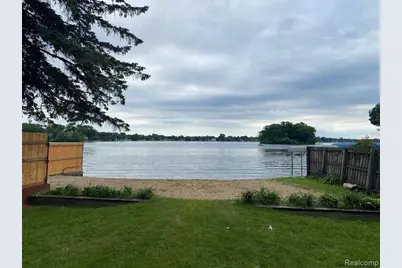 1586 Valley Drive, Highland, MI 48356 - Photo 36