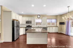 601 Lakeview Ln, Spring Lake, MI 49456 - Photo 12