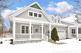 601 Lakeview Ln, Spring Lake, MI 49456 - Photo 2