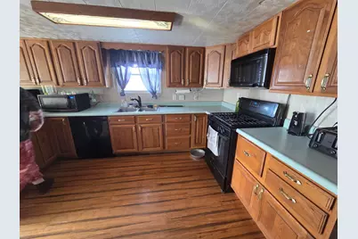 158 W Saint Joe Street, Hillsdale, MI 49242 - Photo 4