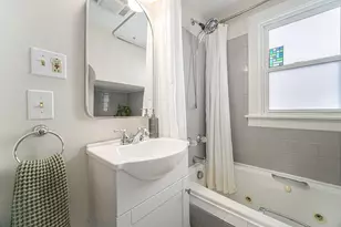 629 N Main St, Chelsea, MI 48118 - Photo 10