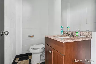 901 Riverview Drive, Kalamazoo, MI 49048 - Photo 6