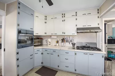 727 E Washington Street, Ionia, MI 48846 - Photo 10