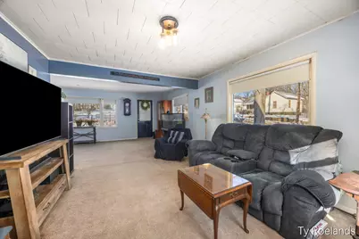 727 E Washington Street, Ionia, MI 48846 - Photo 6