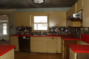 145 Eastwood Dr, Battle Creek, MI 49017 - Photo 2