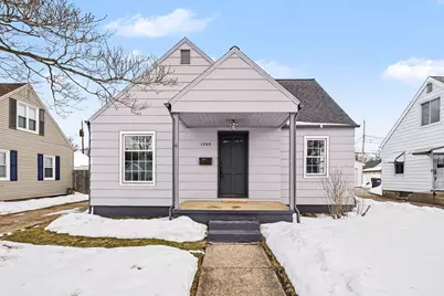 1209 Mohawk Lane, Saint Joseph, MI 49085 - Photo 2