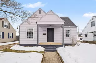 1209 Mohawk Ln, Saint Joseph, MI 49085 - Photo 2