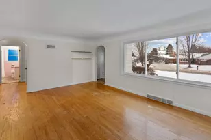 308 River St, Hillsdale, MI 49242 - Photo 10