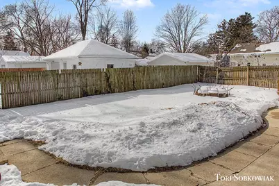 2137 Eastern Avenue NE, Grand Rapids, MI 49505 - Photo 6