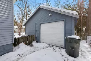 889 Fleming Ave, Muskegon, MI 49442 - Photo 16