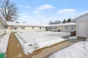 5671 Leisure S Dr SE, Grand Rapids, MI 49548 - Photo 2