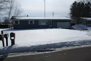 1636 S Cherry Dr, Stevensville, MI 49127 - Photo 2