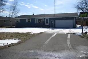 1636 S Cherry Dr, Stevensville, MI 49127 - Photo 2