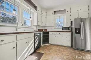 55 S Park St, Zeeland, MI 49464 - Photo 6