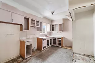 2033 Seymour Ave, Flint, MI 48503 - Photo 10