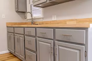 1060 Green St, Muskegon, MI 49442 - Photo 10