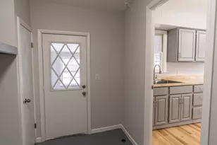 1060 Green St, Muskegon, MI 49442 - Photo 4