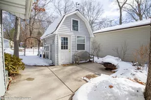 8451 S Pine Point Dr, Newaygo, MI 49337 - Photo 28