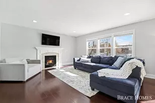 8540 Twin Lakes Dr, Jenison, MI 49428 - Photo 4