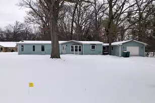 10401 Ozga St, Romulus, MI 48174 - Photo 2
