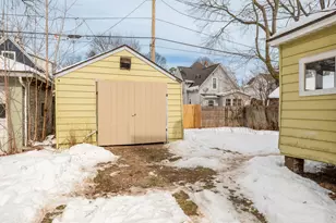 915 Hays Park Ave, Kalamazoo, MI 49001 - Photo 22