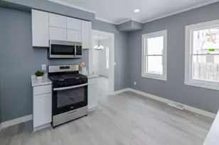 915 Hays Park Ave, Kalamazoo, MI 49001 - Photo 4