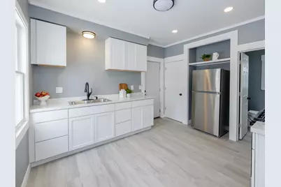 915 Hays Park Avenue, Kalamazoo, MI 49001 - Photo 2