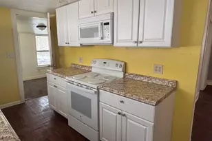 463 E Chicago St, Jonesville, MI 49250 - Photo 4