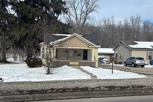 463 E Chicago St, Jonesville, MI 49250 - Photo 2