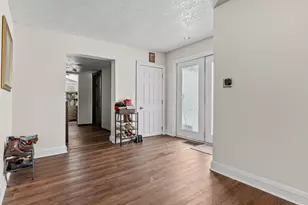 34 Oak St, Hillsdale, MI 49242 - Photo 8