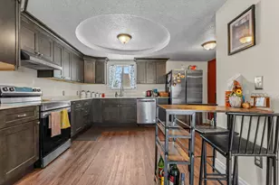 34 Oak St, Hillsdale, MI 49242 - Photo 4