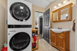 34 Oak St, Hillsdale, MI 49242 - Photo 12