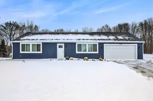 75603 Ridgeway Dr, Lawton, MI 49065 - Photo 2