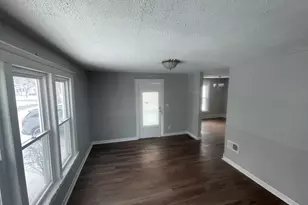 306 N Pleasant St, Jackson, MI 49202 - Photo 8