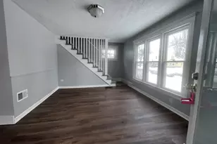 306 N Pleasant St, Jackson, MI 49202 - Photo 2