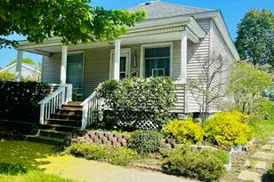 404 W Court St, Ludington, MI 49431 - Photo 1