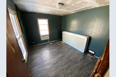 609 W Center Street, Albion, MI 49224 - Photo 8