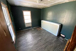 609 W Center St, Albion, MI 49224 - Photo 8