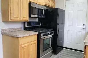 720 Calder Ave, Ypsilanti, MI 48198 - Photo 4