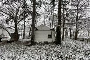 697 W Grand Ave, Muskegon, MI 49441 - Photo 6