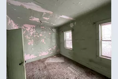 697 W Grand Avenue, Muskegon, MI 49441 - Photo 14