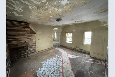 697 W Grand Avenue, Muskegon, MI 49441 - Photo 10