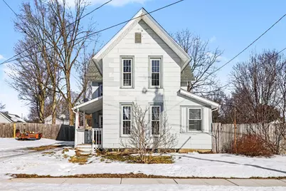 427 E Division Street, Vicksburg, MI 49097 - Photo 2