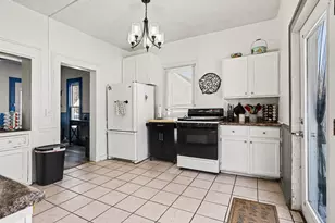 427 E Division St, Vicksburg, MI 49097 - Photo 8