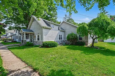 224 Pleasant Avenue SE, Caledonia, MI 49316 - Photo 2
