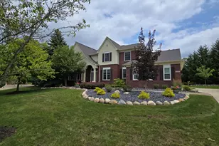53100 Shinnecock Dr, South Lyon, MI 48178 - Photo 2