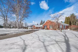 910 Dexter St, Big Rapids, MI 49307 - Photo 2