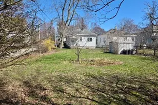 329 W Forest Ave, Muskegon, MI 49441 - Photo 2