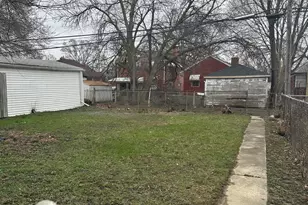 8510 Lauder St, Detroit, MI 48228 - Photo 4