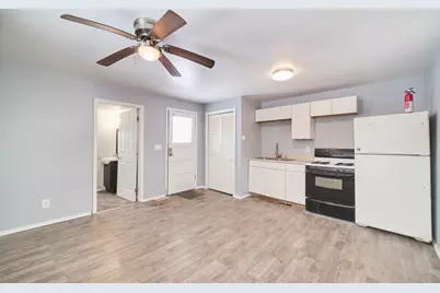 112 Hancock Street, Manistee, MI 49660 - Photo 26